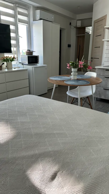 Студия с подогреваемым бассейном в клубном поселке