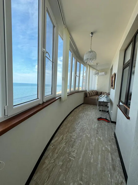 Квартира с видом на море, квартира на берегу моря