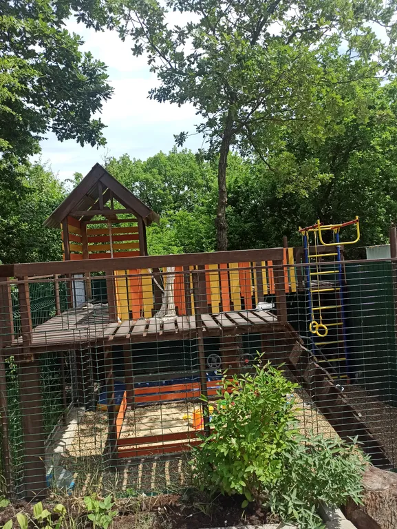 Дом с бассейном, чаном и баней для большой семьи