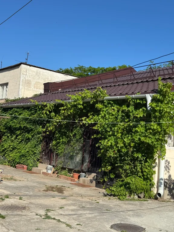 Коттедж Двухкомнатный домик с внутренним двориком в центре города — Евпатория