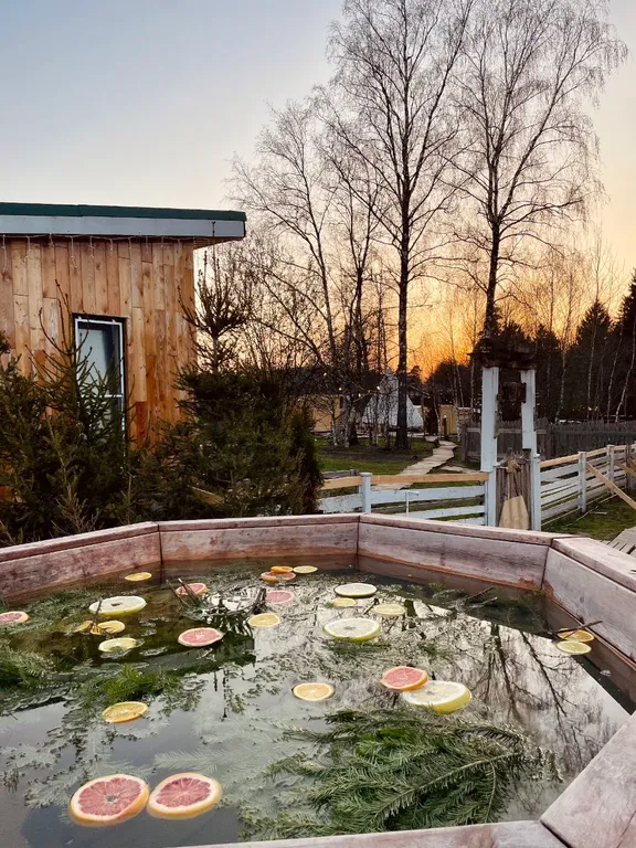 Индейский домик (типи) на Семейной мини-ферме Фазенда