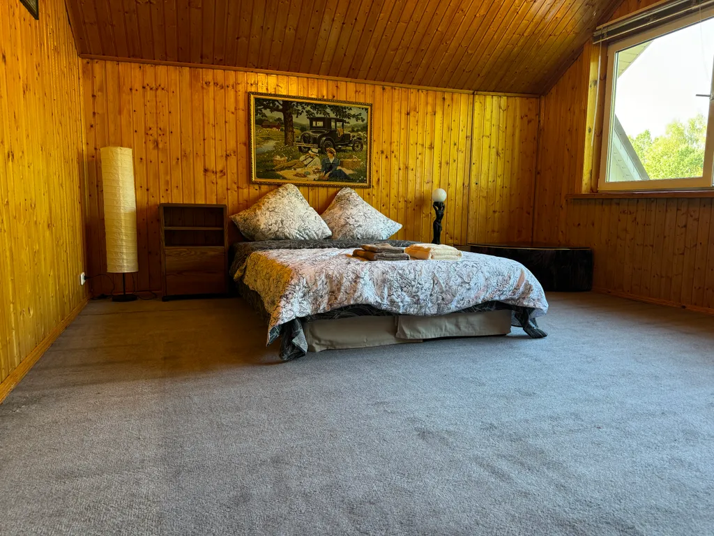 Дом с бассейном, сауной, возле леса для семейного отдыха