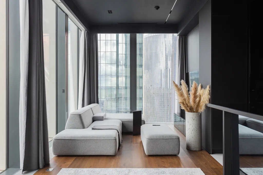 Угловой апартамент с ванной у окна