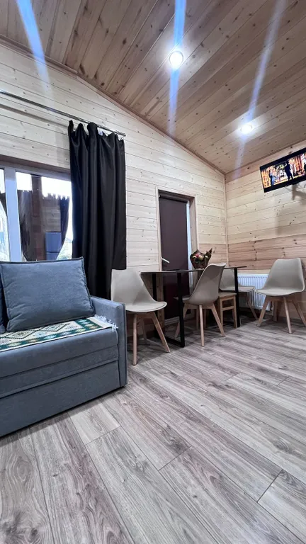 Домик с видом на горы