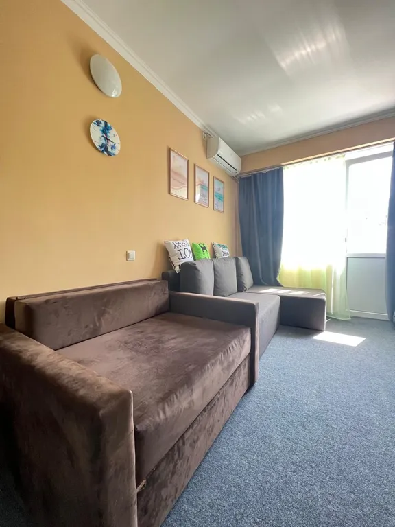 Зеленая студия на море