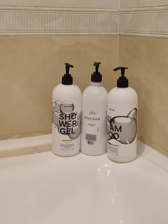 Трешка в центре города с охраняемой парковкой