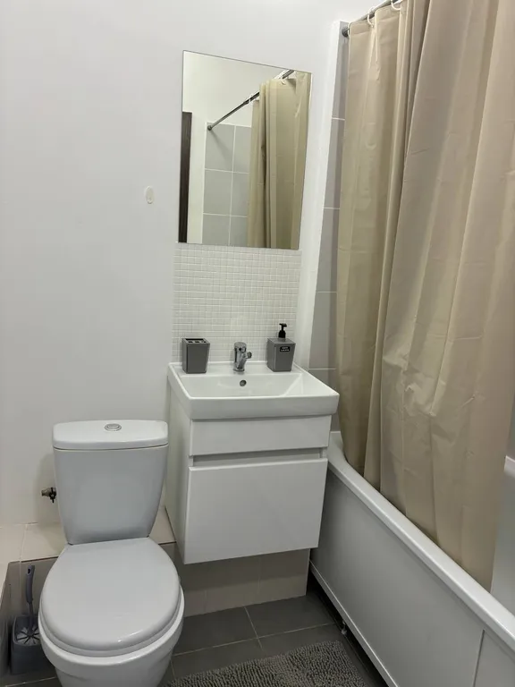 Уютная студия на набережной в центре Академического района.