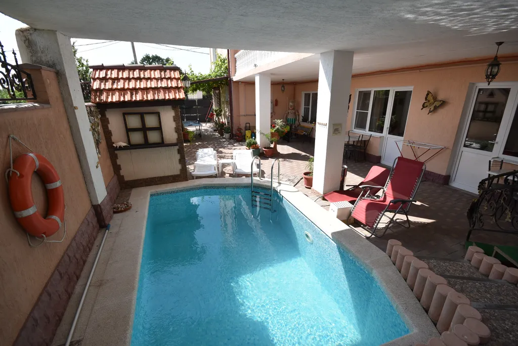 Люкс двухкомнатный с видом на море