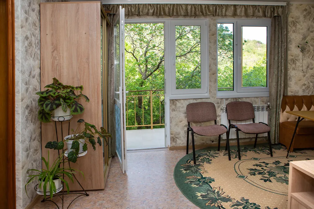 Уютный номер с видом на горы