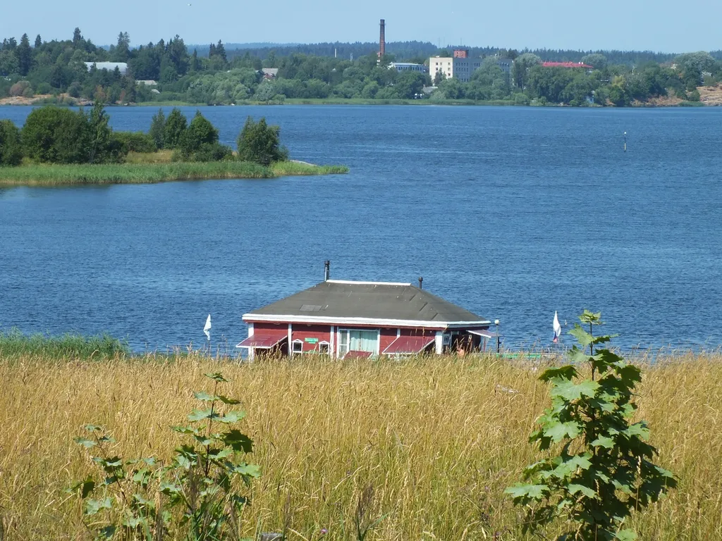 Современный дом на берегу Ладоги