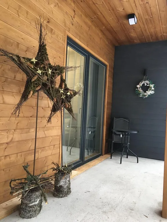 Коттедж в лесной зоне с тремя спальнями