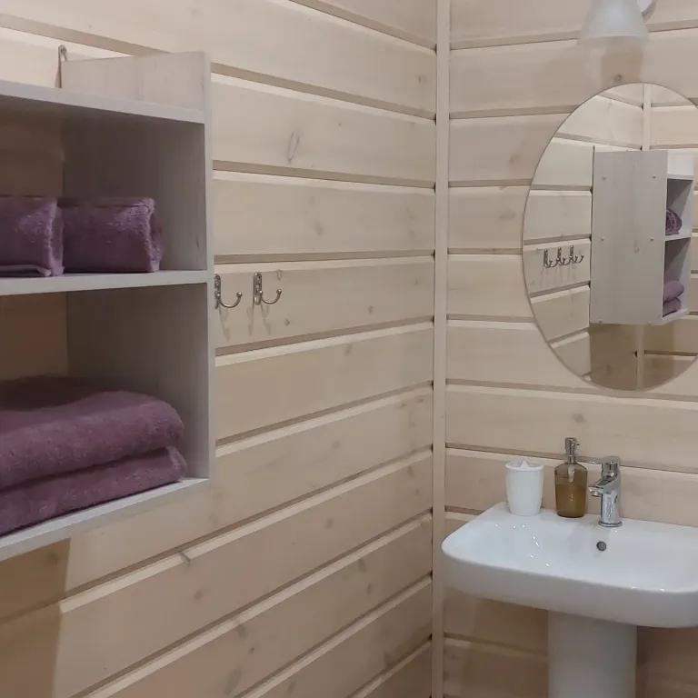 Комфортные шале на берегу реки