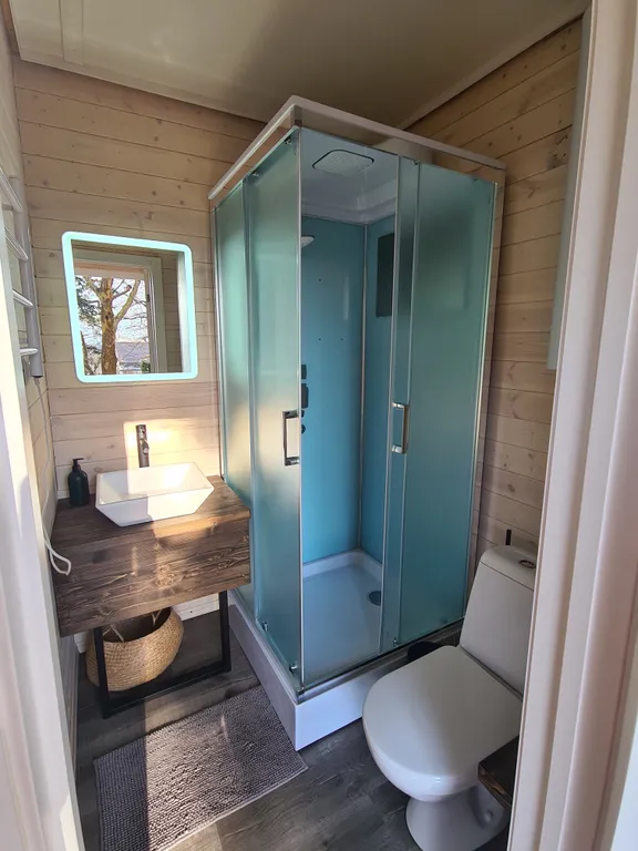 Мини-домик море с видом на горы