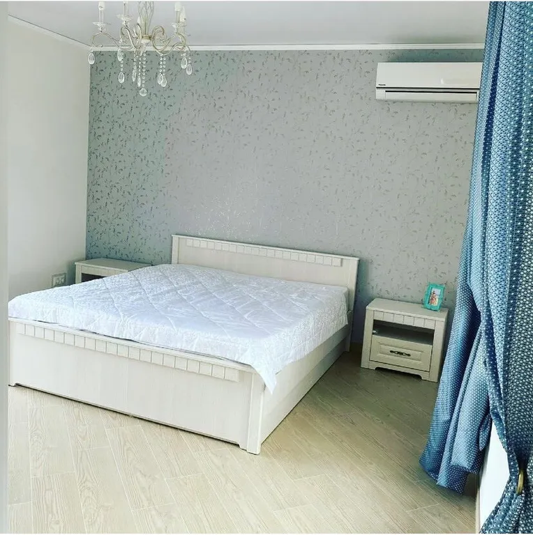 Дом в лесу с видом на море