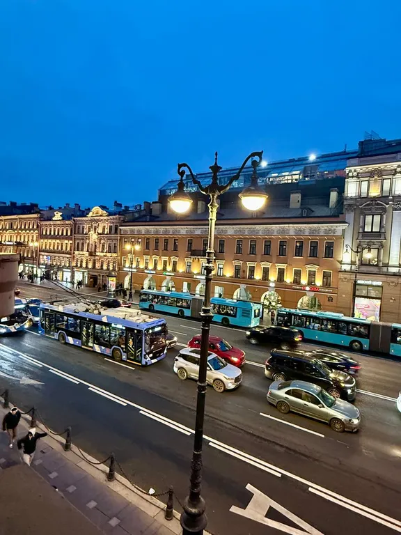 Квартира Двухкомнатная квартира с видом на Невский — Санкт-Петербург