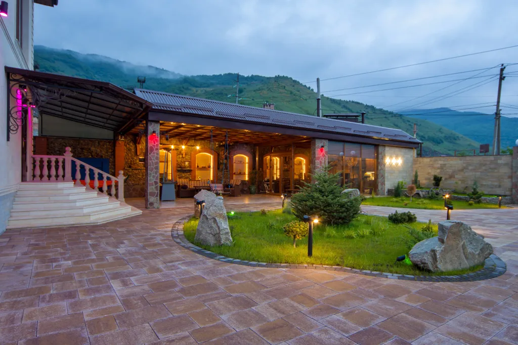 Дом в горах с бассейном