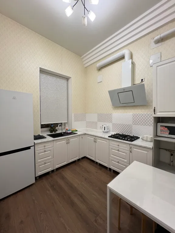 Просторная квартира с высокими потолками в историческом центре города