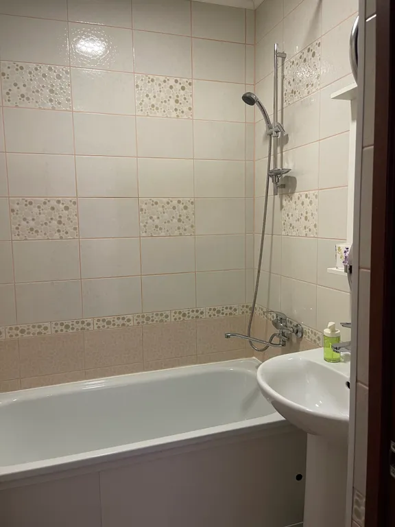 Студия со спальней в девятиэтажном доме в центре