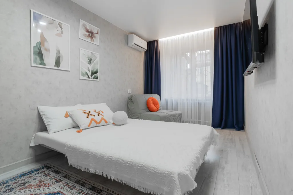 Просторная 2-комнатная квартира с дизайнерским ремонтом