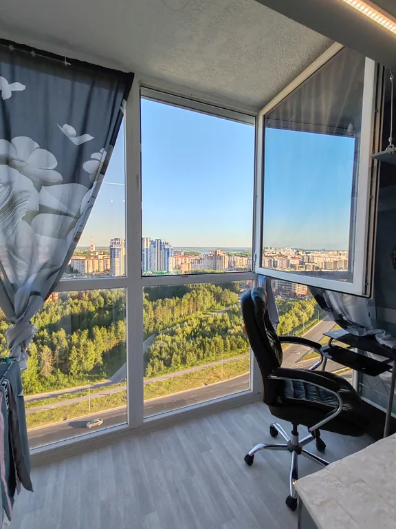 Квартира возле ТЦ Аура — аренда посуточно в Сургут