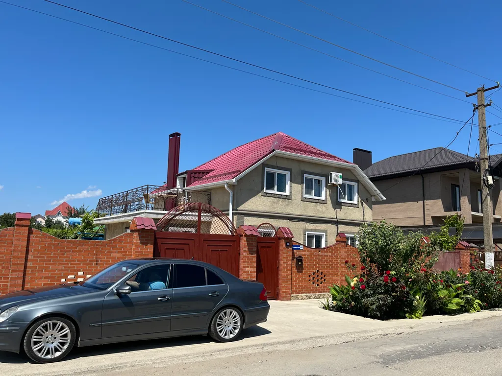 Коттедж Двухэтажный дом с бассейном — аренда посуточно в Благовещенская