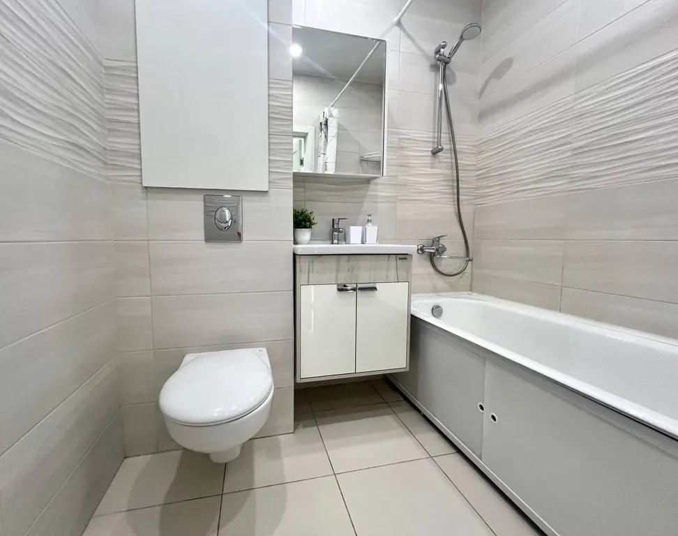 Вернисаж на Броско командированным и туристам города до 4 человек