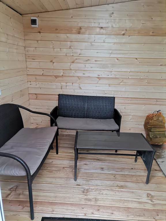 Дом у берёзы с баней в тихом месте возле леса и реки