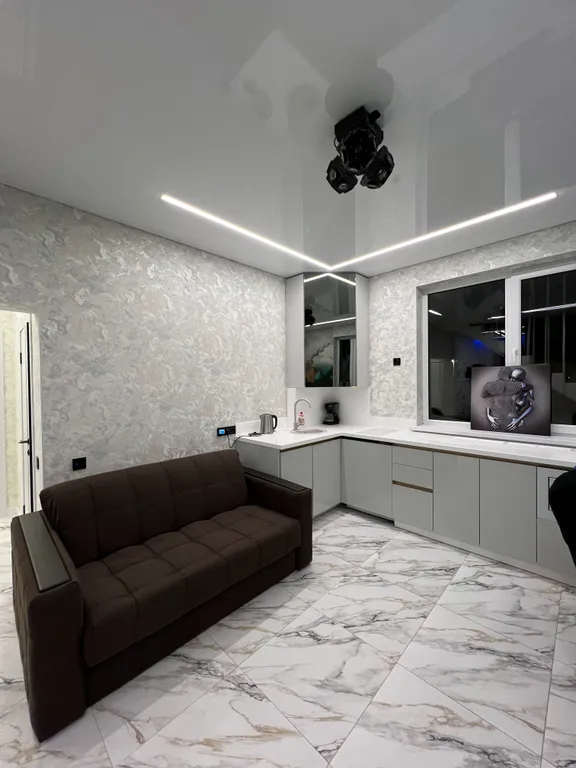 Умный дом с диско шаром