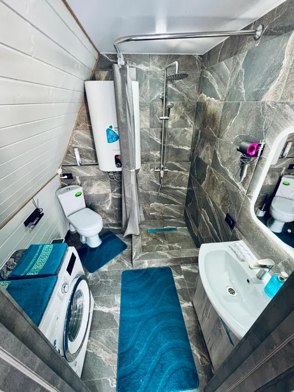 Отдельный домик а-фрейм с бассейном и видом на горы