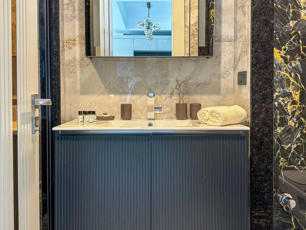 Апартаменты Azura World с видом на море, в комплексе 5 звезд