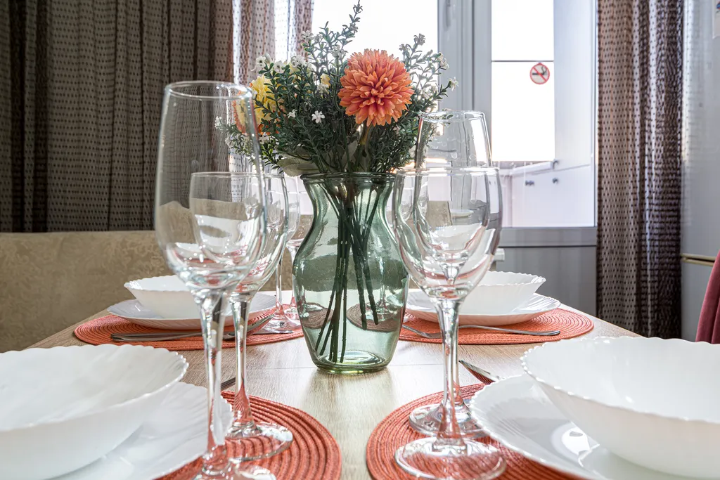 В центре у ТЦ Мега Молл, кондиционер, гостиничный сервис, бесконтактно