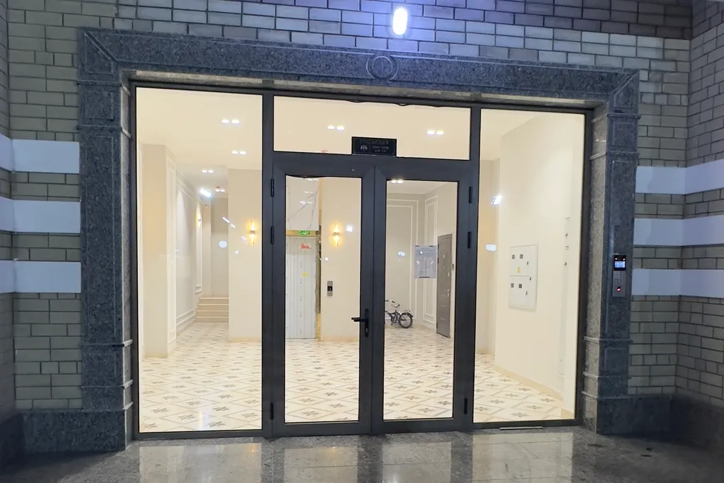 M6 Стильная и светлая квартира в пару минутах от аэропорта в центре