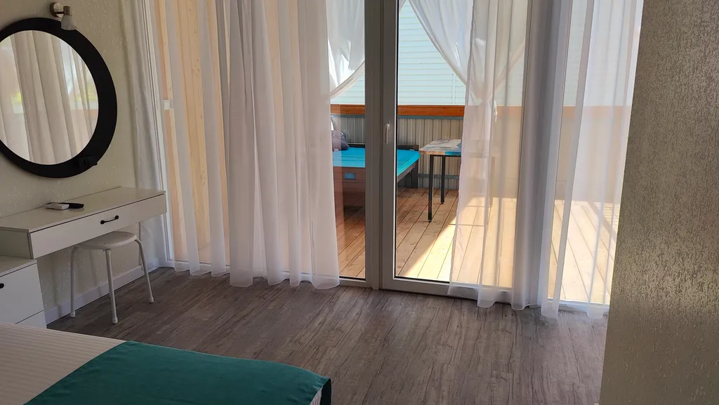 Квартира Квартира Четырехместный Люкс1 с террасой,двором и мангальной зоной — Дюрсо