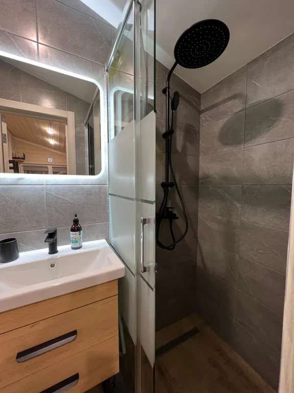 Коттедж Коттедж Пещера дельфина — Стеклянный