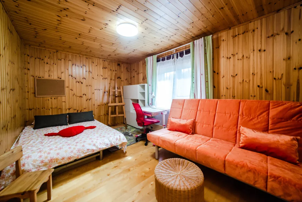 Дом в Красногорске с бассейном и сауной