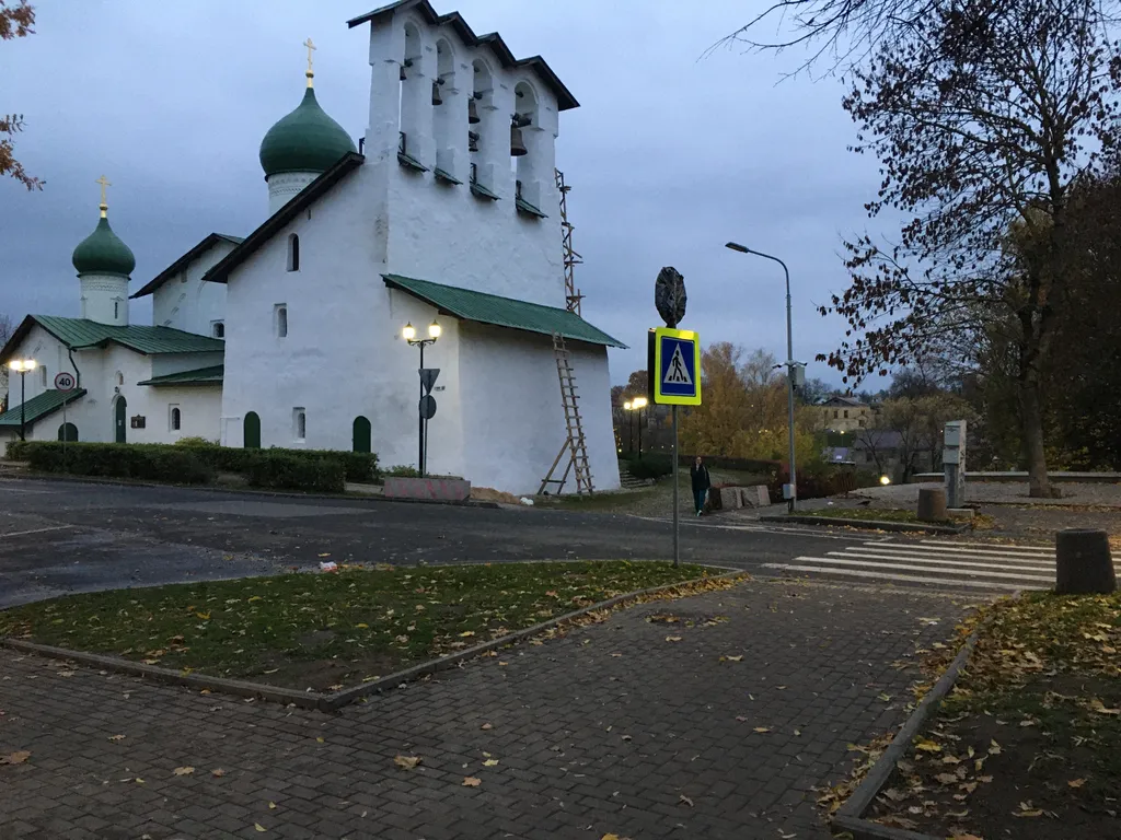 Двухкомнатная квартира рядом с Кремлем