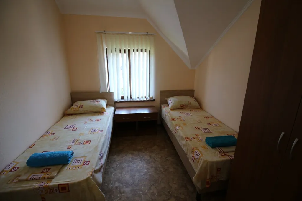 Квартира Двухместный номер эконом с двумя раздельными кроватями — аренда посуточно в Кабардинка