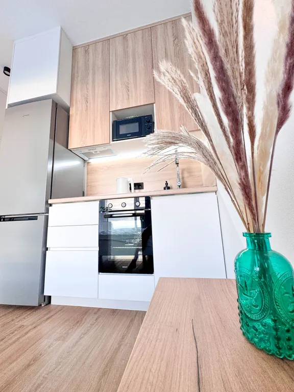 Новая студия с видом на море и дизайнерским ремонтом