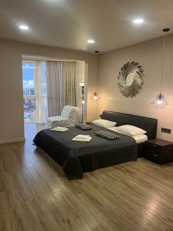 Уютная квартира с видом на морской порт и горы — аренда посуточно в Сочи