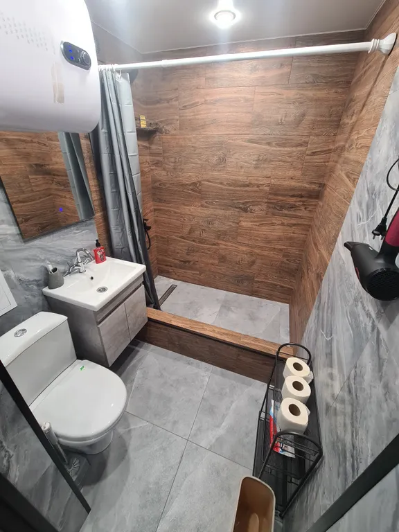 Уютная студия с новым ремонтом в деловом центре города