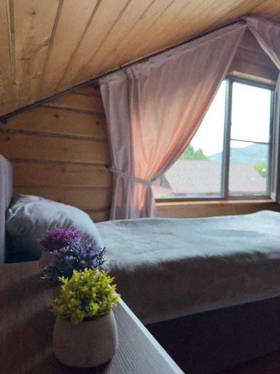 Гостевой дом у озера и скалы Кит