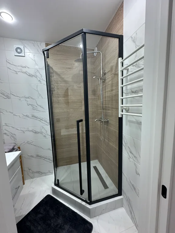 Квартира  с двумя раздельными комнатами, у подножья горы.