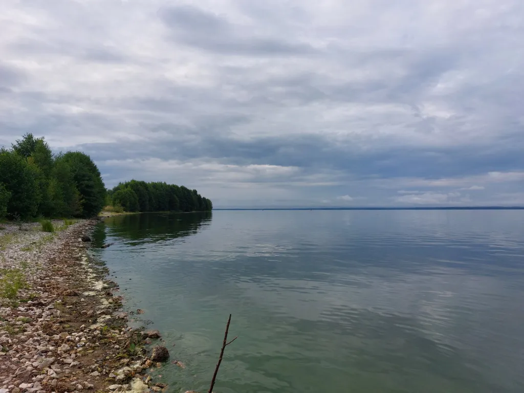 Дом у слияния рек, рядом с историей