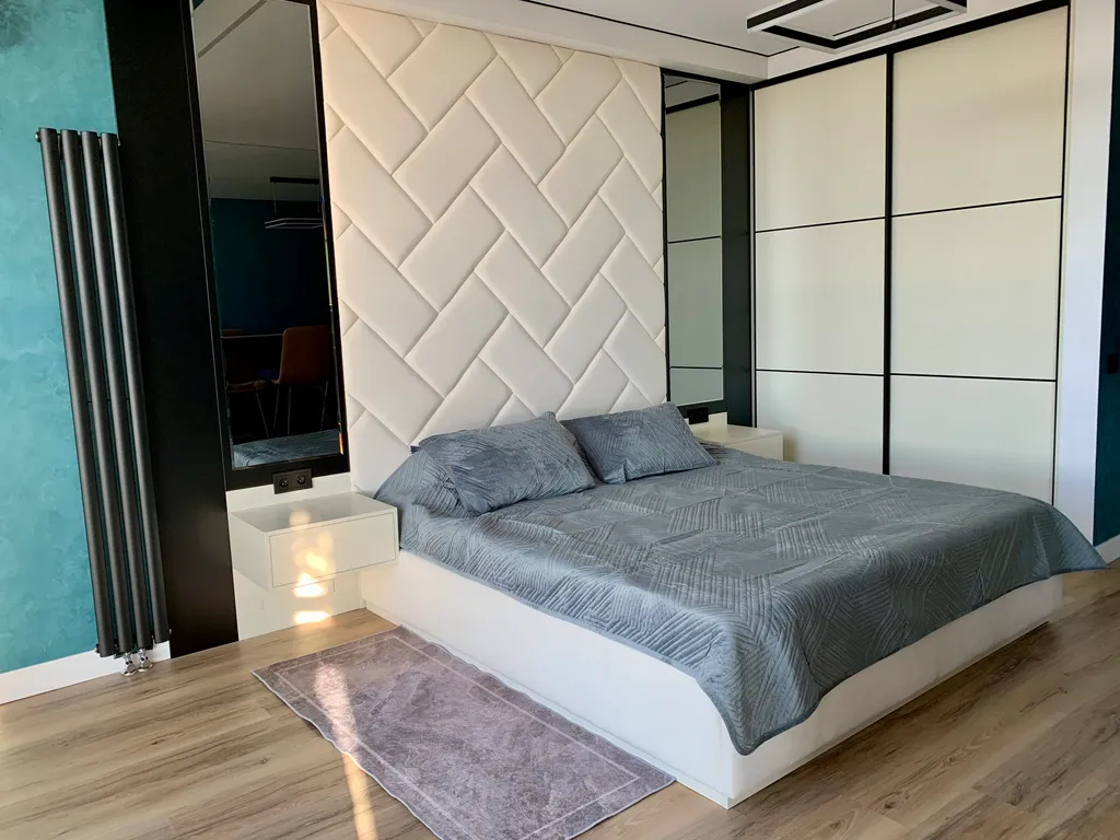 Элитная квартира с панорамным окнами витражами с видом на море