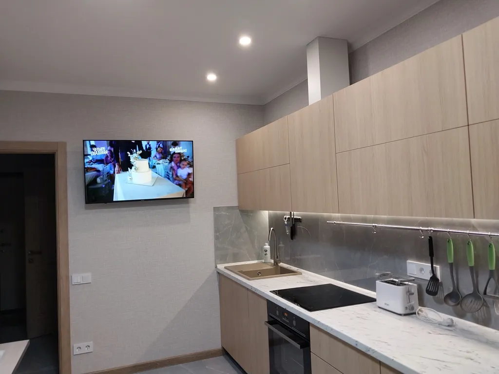 Квартира с домашним уютом с видом на церковь и город