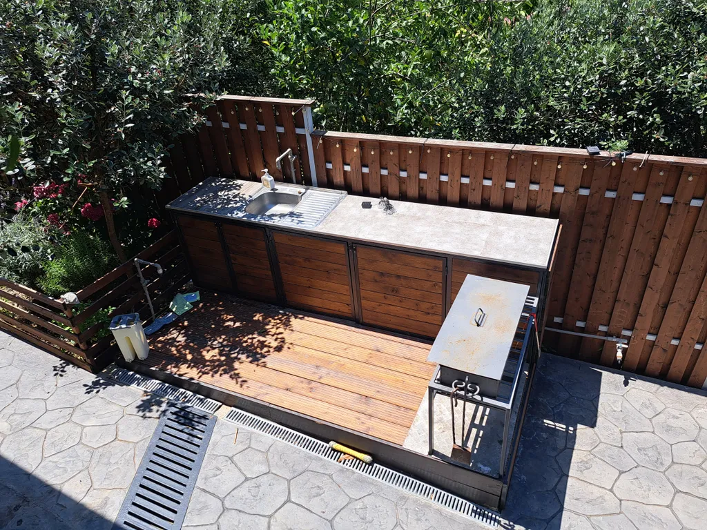 Дом с террасой и мангальной зоной