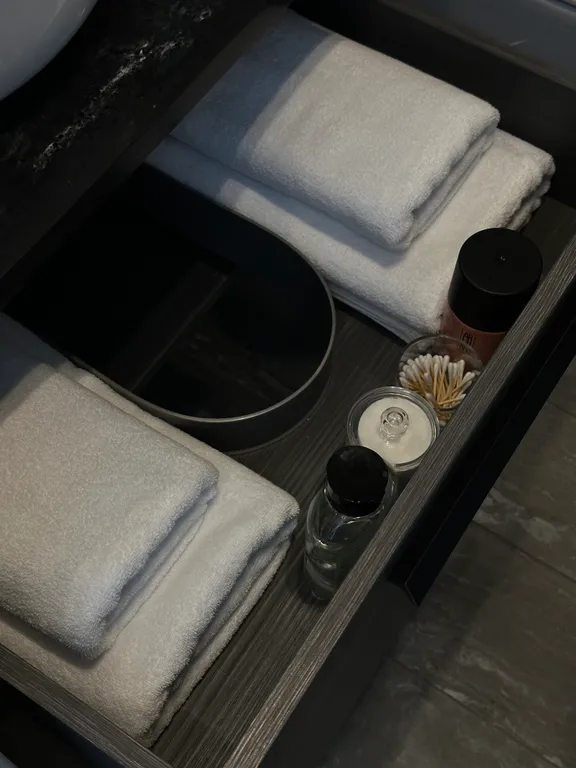 Апартаменты люкс с личной террасой и выходом к бассейну