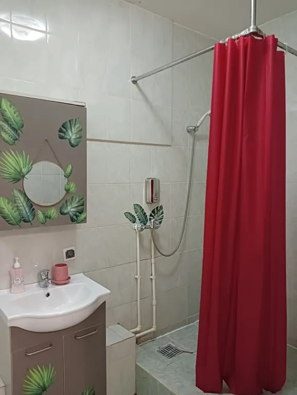 Квартира в центре города с видом на Покровскую башню и реку Великую