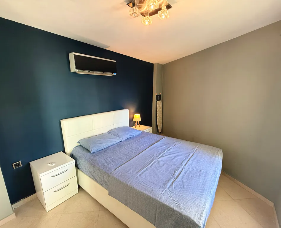 Sea View 2BD Flat 50m to the Beach