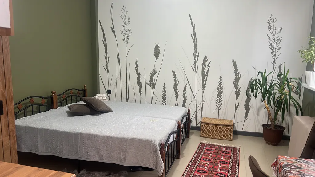 Квартира Уютная комната во дворе частного дома — аренда посуточно в Махачкала